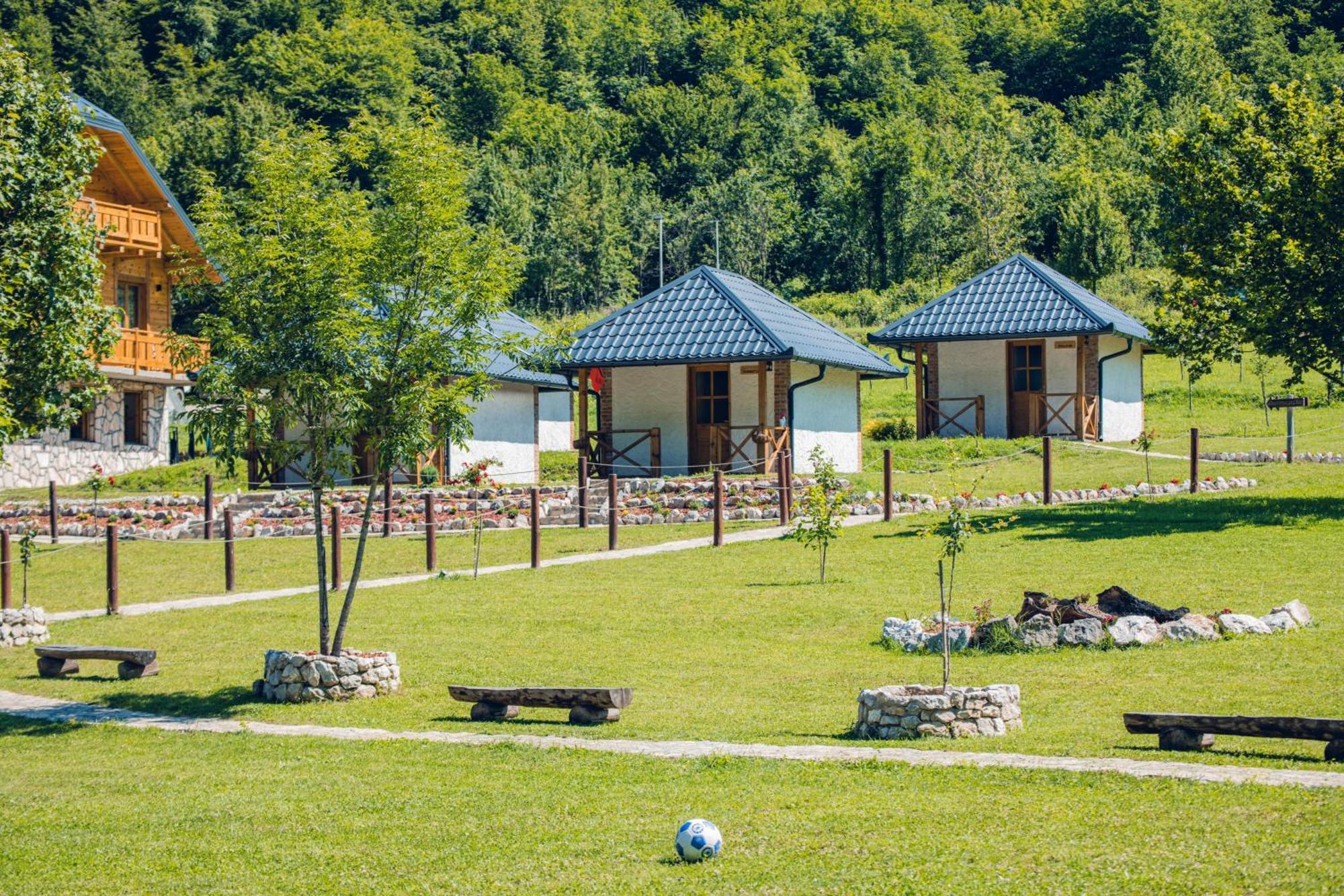 Outdoor Resort Tarasport Foca Exterior photo